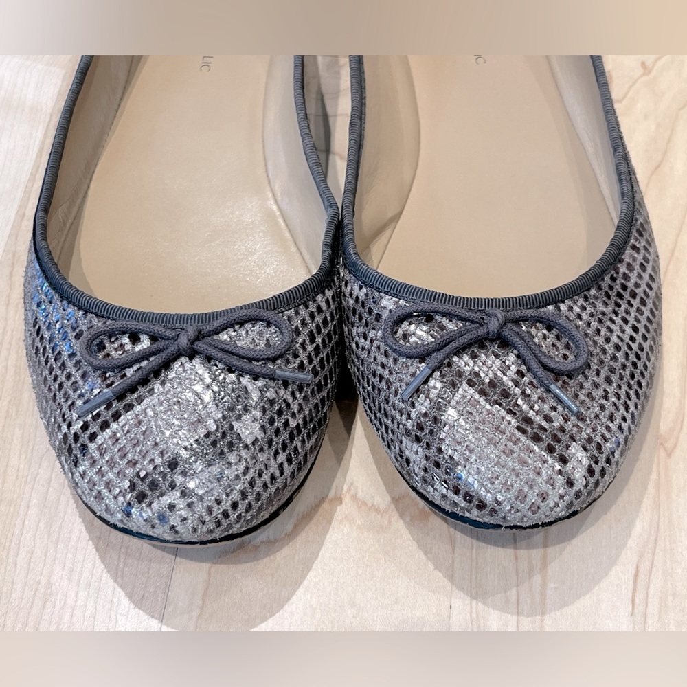 Banana Republic Snakeskin Leather Ballet Flats - Gray, Size 10